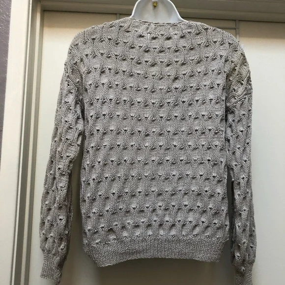 2/$30 Cable Knitted Lightweight V Neck Tan Handmade Sweater Perl Clusters Small - Picture 4 of 9